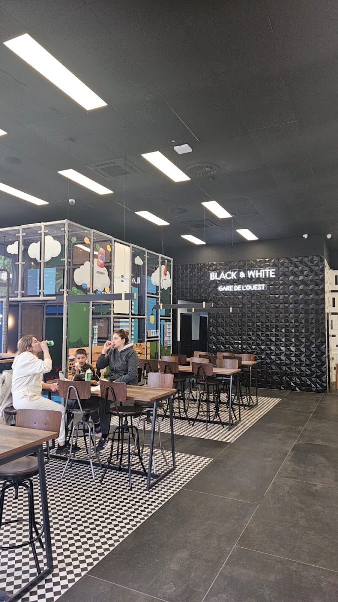 Black & White Burger Bruxelles Gare De L'ouest-7