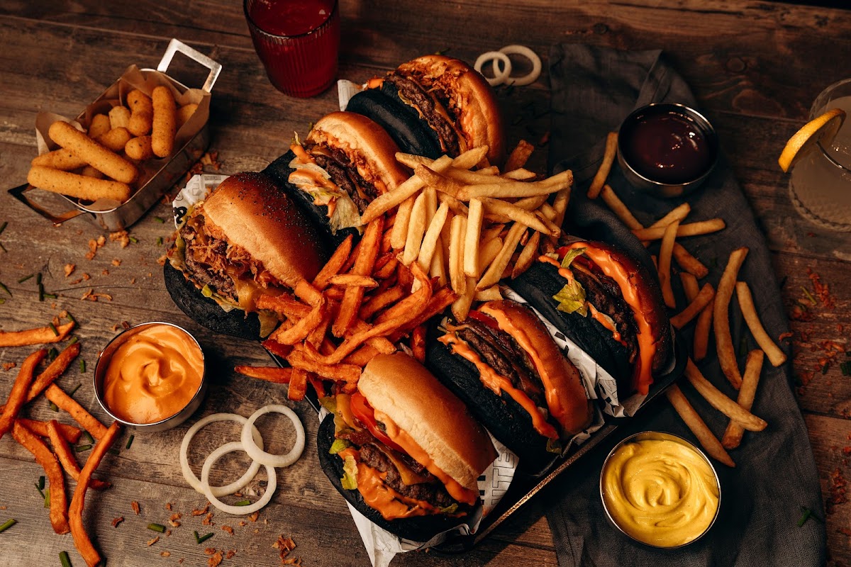 Black & White Burger Bruxelles Gare De L'ouest-9